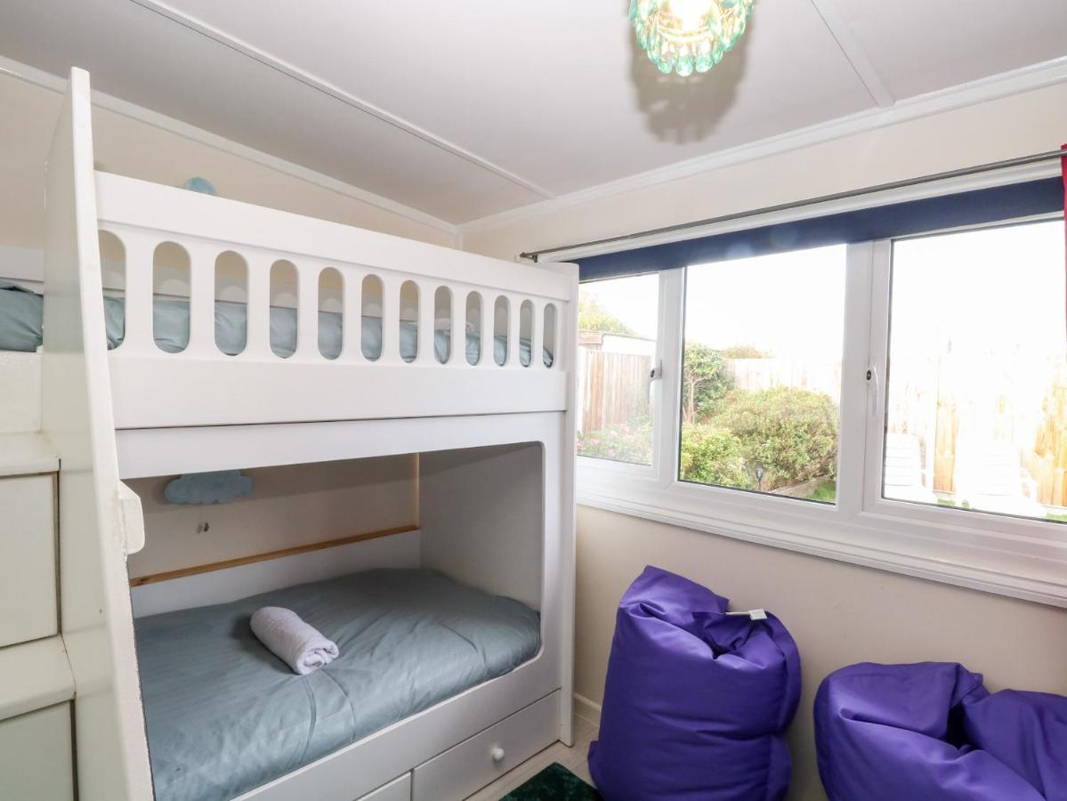 White Rabbit, Cross Lane Villa Norwich Ngoại thất bức ảnh